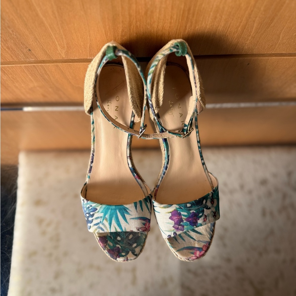 Like New Floral Print Wedge Espadrille Sandals Size 37 - Picture 2 of 8
